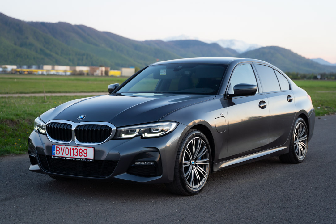 BMW Seria 3 G20 330e M-Sport